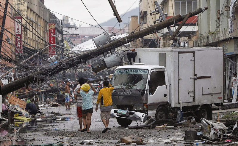 PHOTOS: Caused by Typhoon Yolanda (Haiyan) Photos-Caused-by-Typhoon-Yolanda-Haiyan-11-16-2013-01