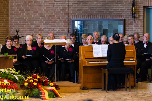 herdenkingsdienst en een stille tocht naar het Engelse kerkhof 12-10-2014 (21).jpg