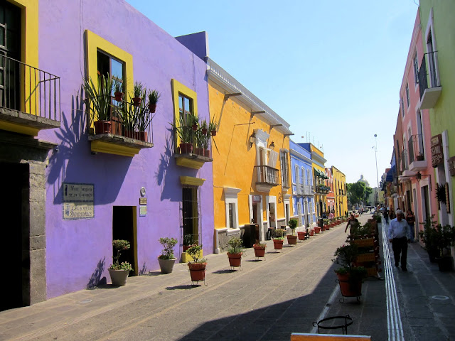 Puebla's beautiful and colorful colonial streets