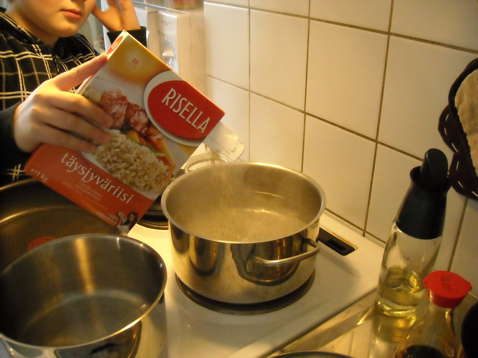 Onnellinen Omena Tofu ja currykastike