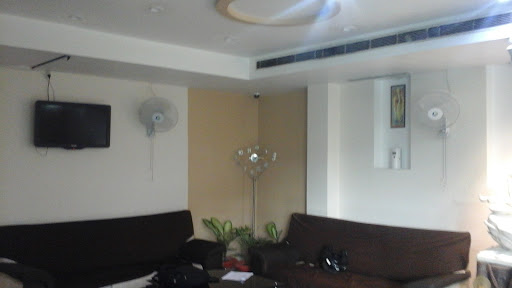Kriti Prakashan Pvt Ltd, 177/43, Gwyne Road, Aminabad, Lucknow, Uttar Pradesh 226018, India, Publisher, state UP