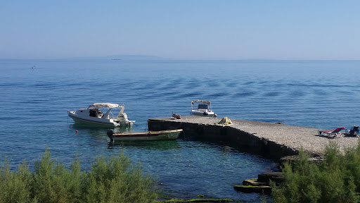 Nikos Restaurant Small Paradise
