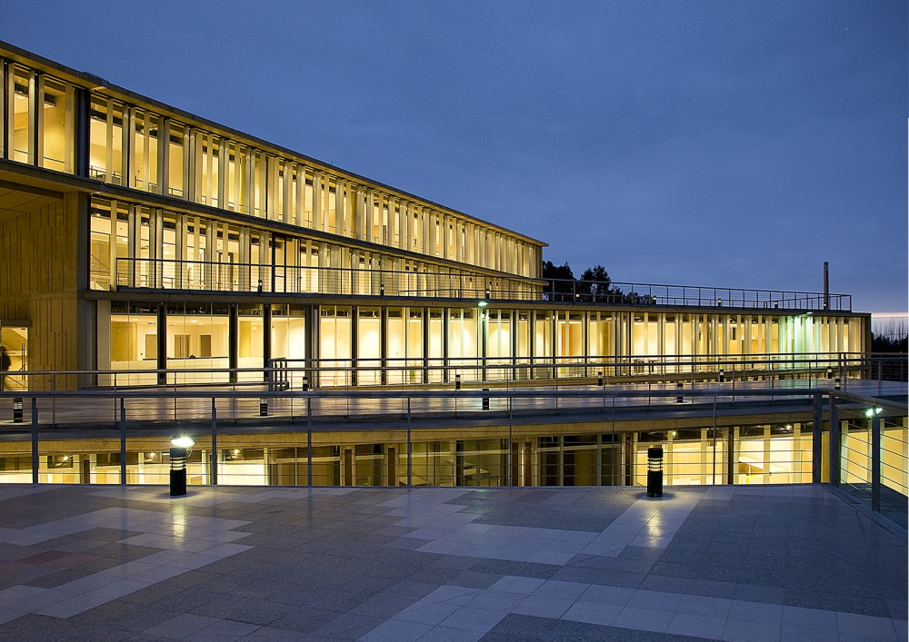 MOPTT Building in La Serena design by Teodoro Fernández Arquitectos