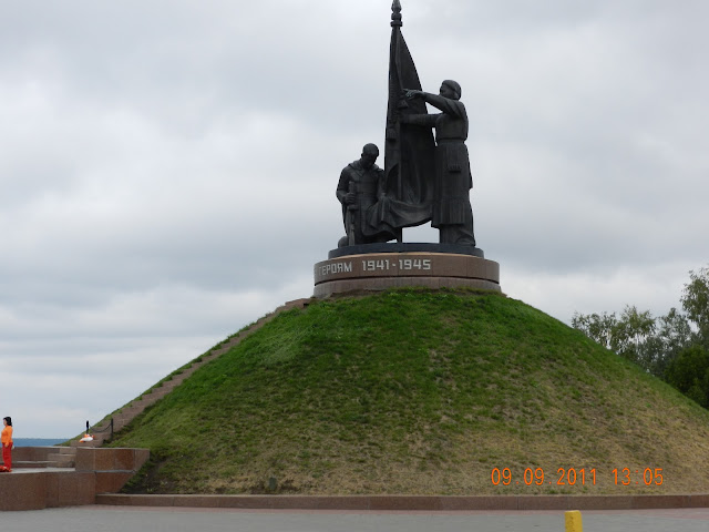 Вниз по Волге реке: "Феликс Дзержинский" в сентябре 2011