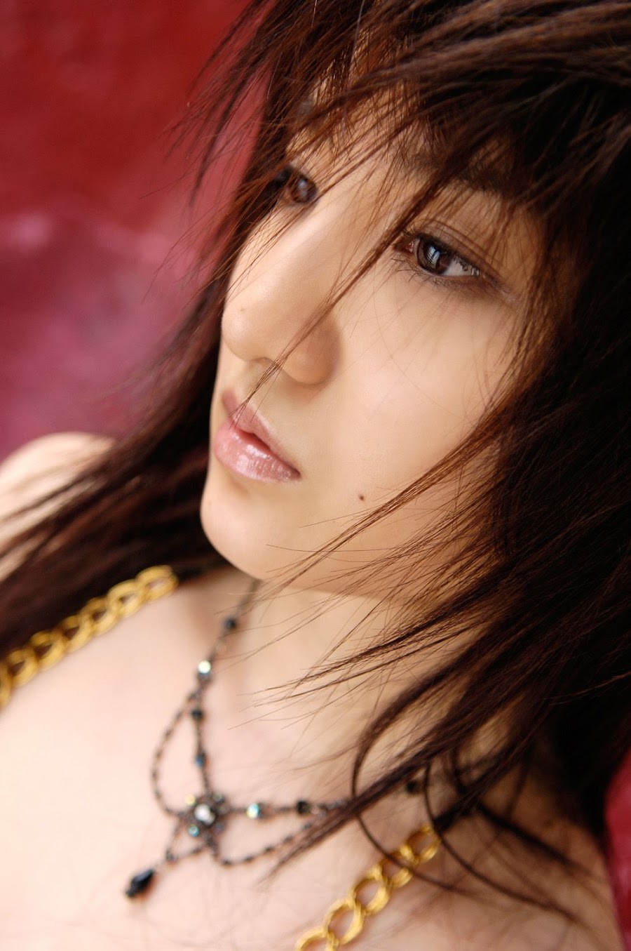 Nana Ozaki - sexy Japanese gravure idol