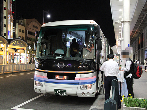 伊予鉄道「道後エクスプレスふくおか号」　5208　松山市駅　改札中　その1