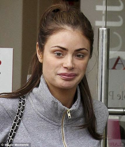 Chloe Sims Is Almost Au Naturel Without Make Up Daily Mail
