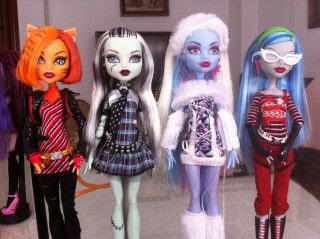 A Hikaru Ubeda los Reyes Magos le han traido tooodas estas Monster High