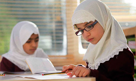 Sekolah yang Islami dapat menjadi pilihan dalam memilih sekolah untuk anak