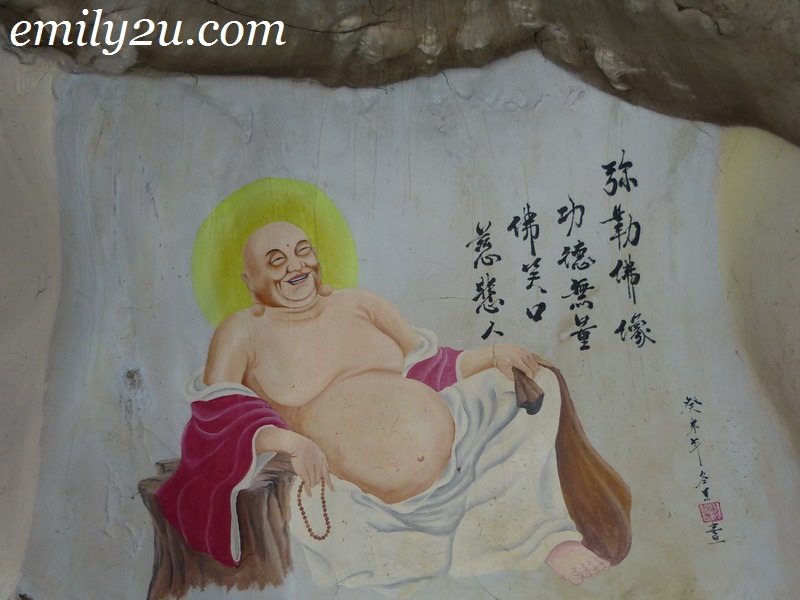 2. Smiling Buddha Nam Thean Tong cave temple