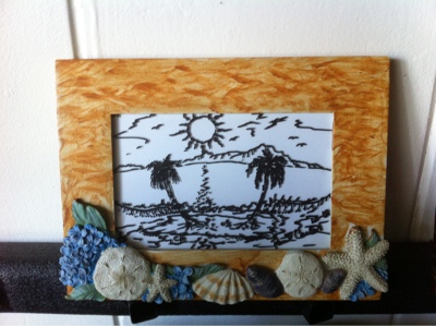 This is an original drawing on glass in a 4/6 size. Showing the natural beauty of a sunset. Paint pen on glass.
