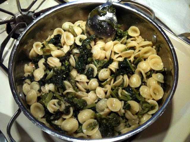 Orecchiette with Broccoli Rabe (Orecchiette ai broccoletti)