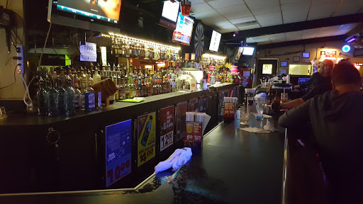 Bar & Grill «LUMBERYARD GRUB AND PUB», reviews and photos, 26700 Schoenherr Rd, Warren, MI 48089, USA