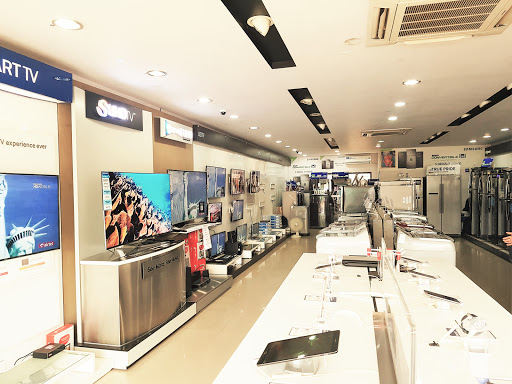 Samsung Plaza Anand, G-3, Laksh Prime, Opp. Town Hall, Anand, 388001, India, Electronics_Retail_and_Repair_Shop, state GJ