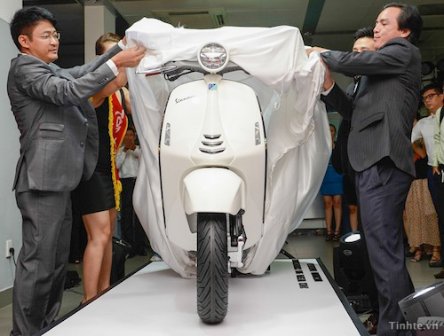 Vespa_946 top-2