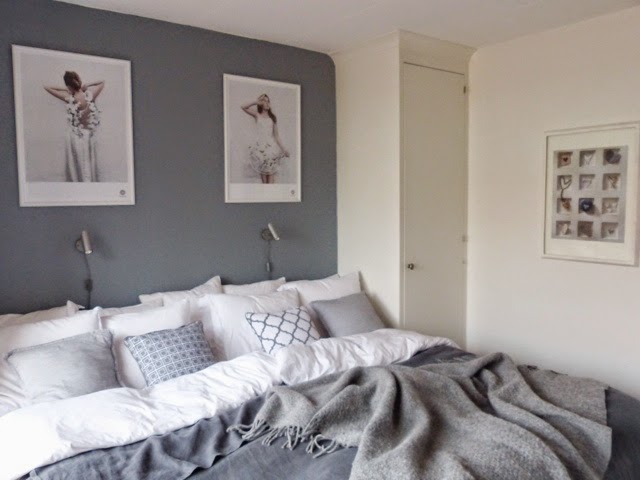 Casa Vik - Sandblomman Interior & Design: Fondvägg i grått - minimake-over  sovrum