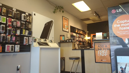 Cell Phone Store «Boost Mobile Premier Retailer by Evolution Wireless», reviews and photos, 6657 State St, Murray, UT 84107, USA