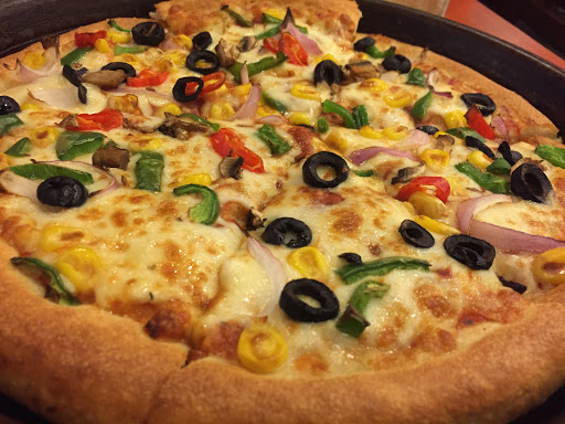 Pizza Hut, B 939/A, Prem Jyoti Tower, Gole Market, Mahanagar, Lucknow, Uttar Pradesh 226006, India, Cuban_Restaurant, state UP