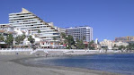 Edificio y una de las playas Alquiler de piso con piscina y terraza en Benalmádena Costa, PASEO MARITIMO