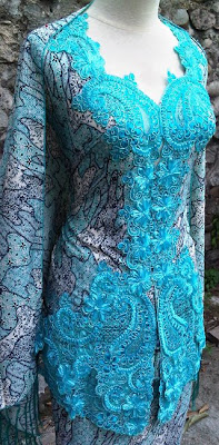 Kebaya Terusan Biru Kebaya Terusan Biru
