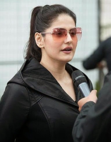  Zarine Khan Photos