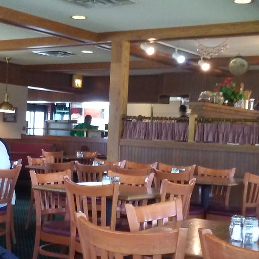 Pizza Restaurant «Pizza Hut», reviews and photos, 749 Jefferson St N, Wadena, MN 56482, USA