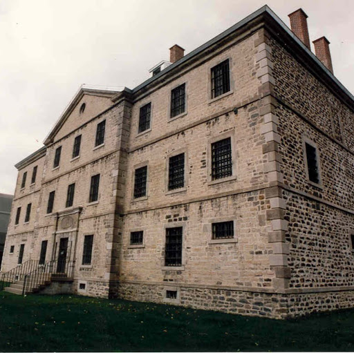 Vieille prison de Trois-Rivières logo