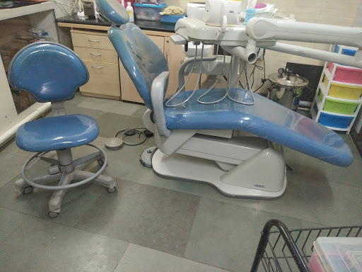 Bhatt Dental Clinic, Sanghvi sadan ,building no ,530,1st floor .room no 1 ,besides MK shah jwellers, JSS Road, Marine Lines East, Chira Bazaar, Kalbadevi, Mumbai, Maharashtra 400002, India, Dental_Implants_Periodontist, state MH