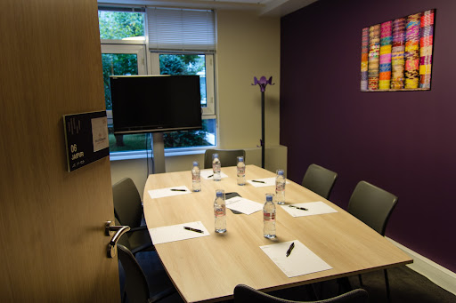 Le Spot Multiburo coworking bureaux collaboratifs et à partager
