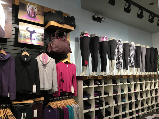Sportswear Store «lululemon», reviews and photos, 444 Nichols Rd, Kansas City, MO 64112, USA