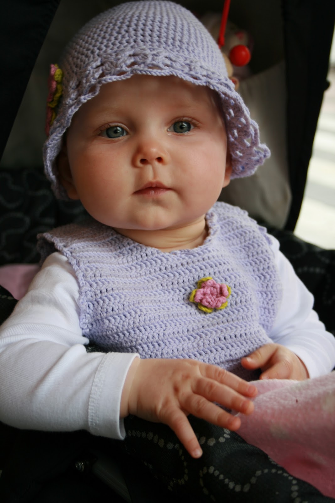 Kreativ Lycke: Nydelig heklet kjole og hatt til baby/barn