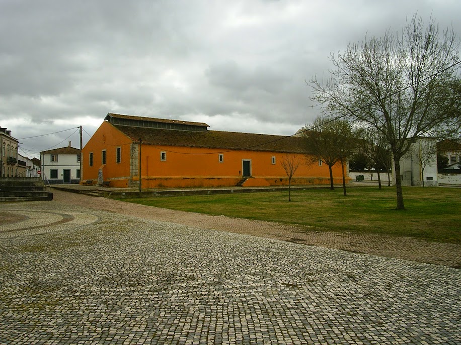 ÀS VOLTAS NO MEU QUINTAL Cais12