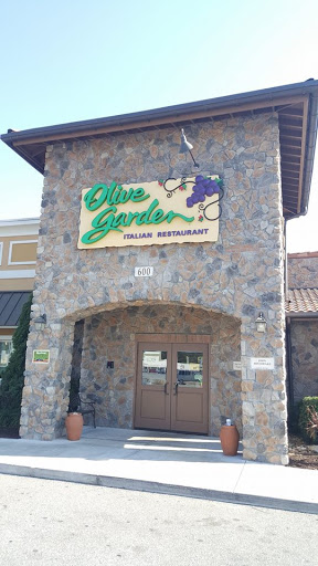 Italian Restaurant «Olive Garden», reviews and photos, 600 Glynn Isle, Brunswick, GA 31525, USA