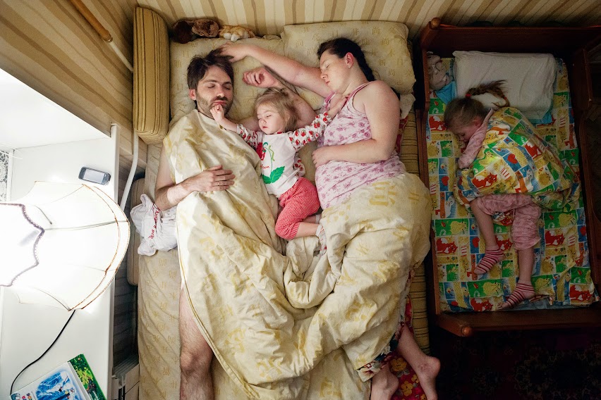 Intimate Portraits of Pregnant Couples Sleeping Together