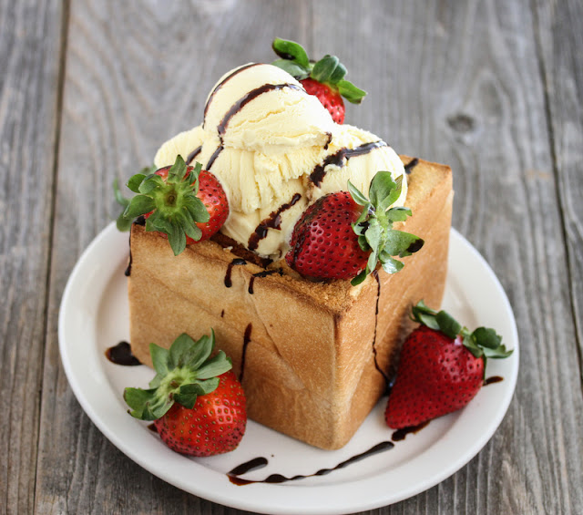 photo of Strawberry and Chocolate Brick Toast