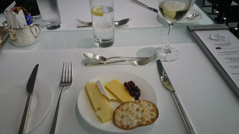 DSC 2795 - REVIEW - Cathay Pacific : The Wing First Class Lounge, Hong Kong
