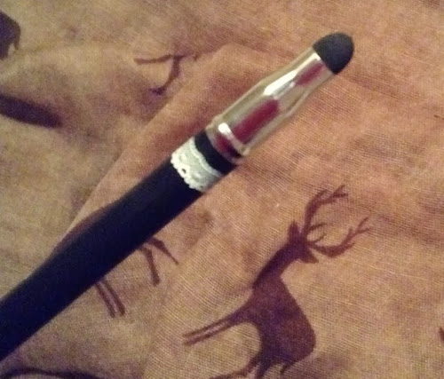 Picture of the smudger of Smooch Cosmetics Kohl Pencil