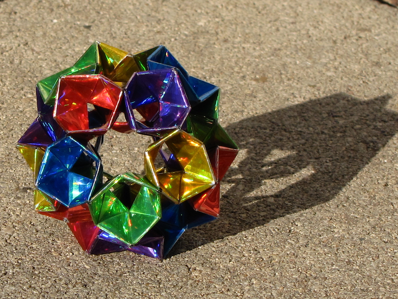 I fold paper Icosidodecahedron_lattice_shadow800