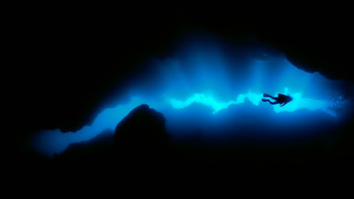 Diving in the Grottoes, Honduras.jpg