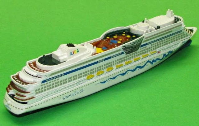 Mô hình tàu thủy AIDAluna mô hình tỷ lệ 1:1400 đủ để người xem nhận ra sự hoành tráng của con tàu