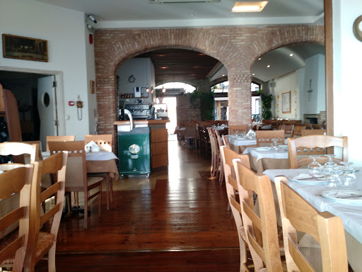 EPIKOUROS Taverna Restaurant