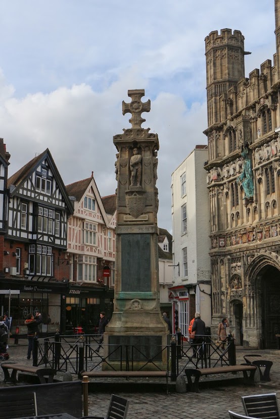 Canterbury, monument voor de Eerste Wereldoorlog en Christ Church Gate