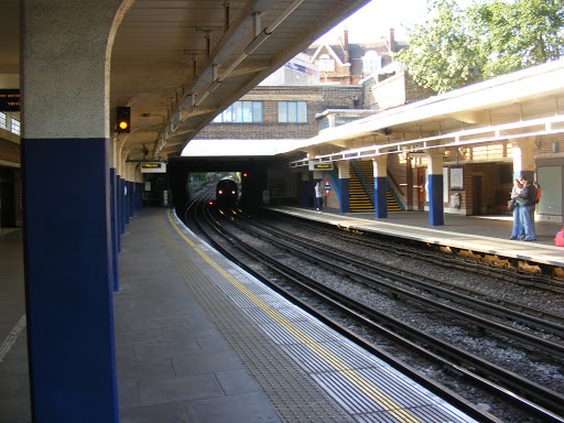Ealing Common Station