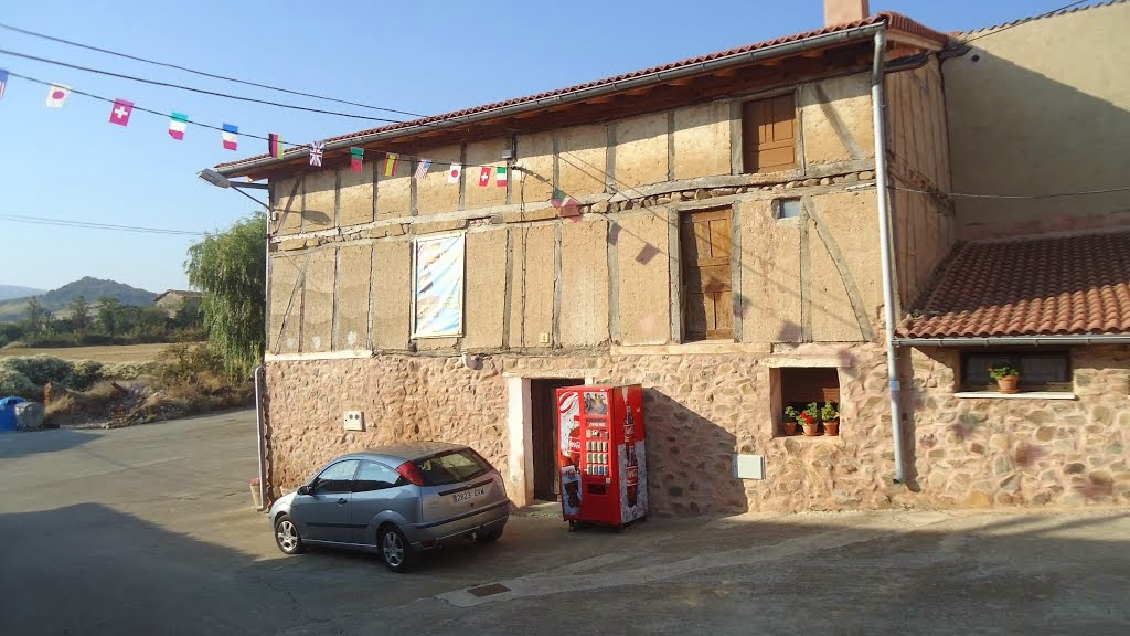 Regugio de peregrinos Acacio y Orietta, Viloria de Rioja, Burgos, Camino de Santiago Regugio de peregrinos Acacio y Orietta, Viloria de Rioja, Burgos, Camino de Santiago