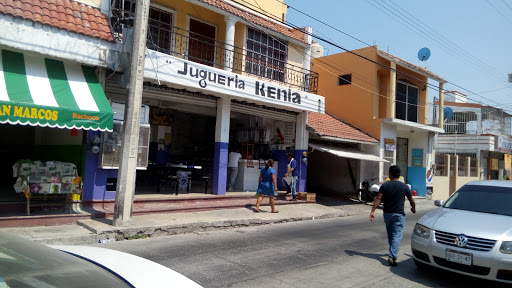 Juguería Kenía, Calle 36 s/n, Tecolutla, 24178 Cd del Carmen, Camp., México, Tienda de zumos | CAMP
