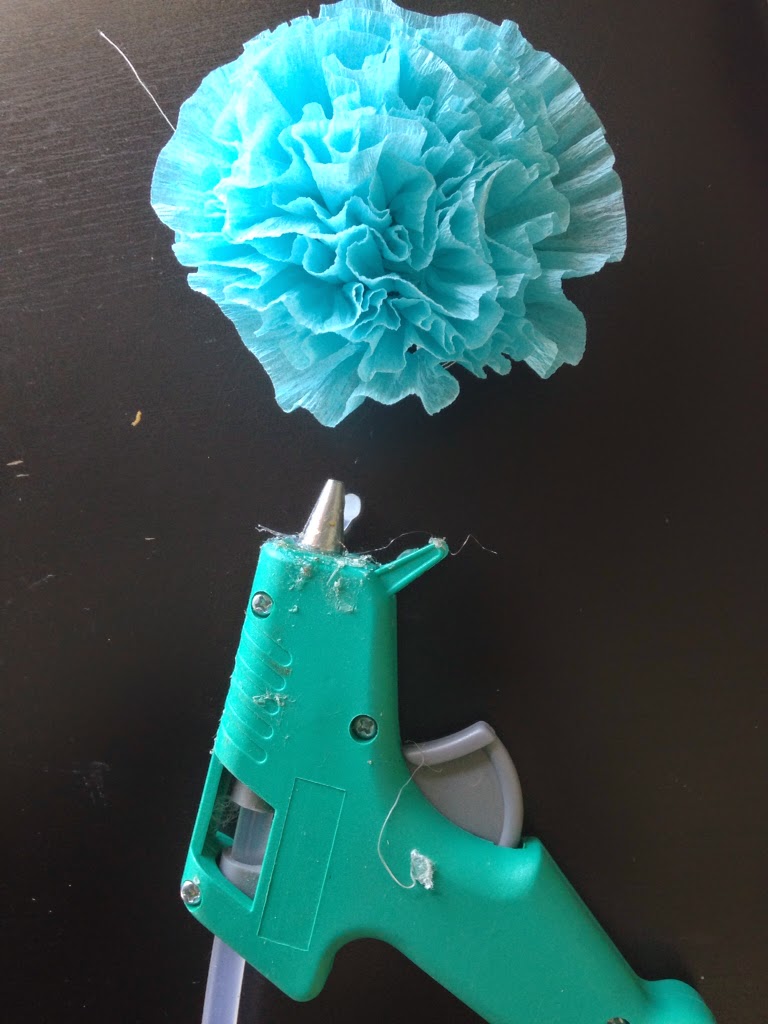 crepe paper flowers and ruffle streamer tutorials the style sisters paper flower streamers
