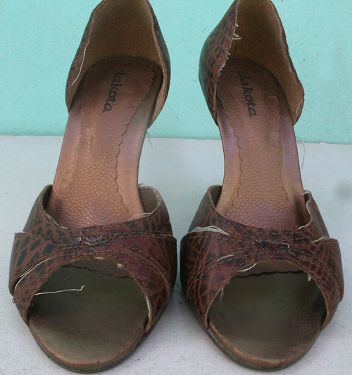 customização de sapato com retalhos e cola de sapateiro