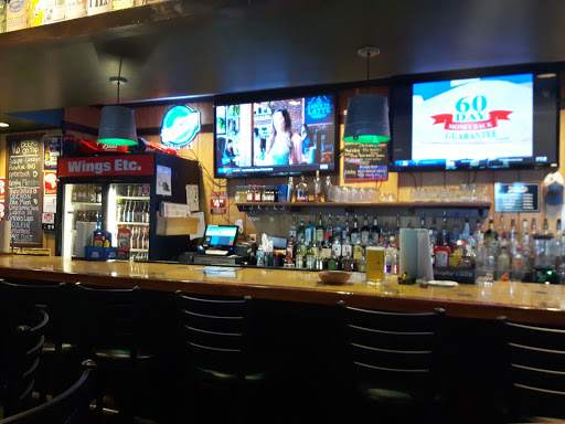Bar & Grill «Wings Etc.», reviews and photos, 105 Co Rd 6, Elkhart, IN 46514, USA