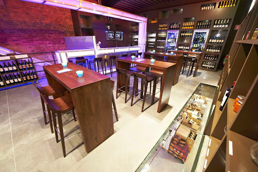 Chai & Bar Total Wine Experience - Fort Jaco