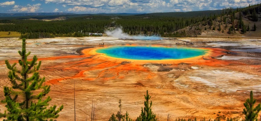 Grand Prismatic Spring in Yellowstone National park